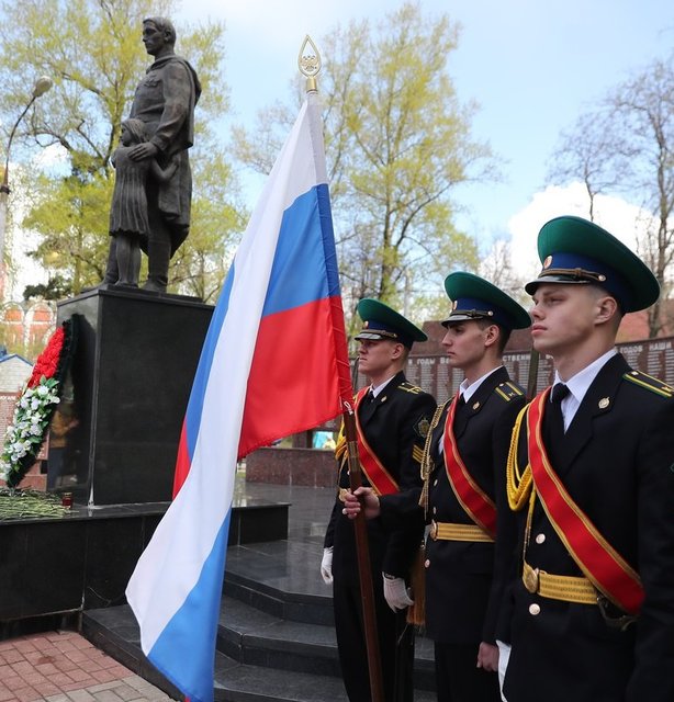 В Одинцово прошел памятный митинг у Мемориала славы «Вечный огонь»
