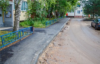Инспекция хода благоустройства дворовой территории в городке Кубинка-8 Одинцовского округа